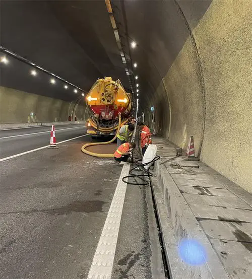 全南隧道排水渠清淤